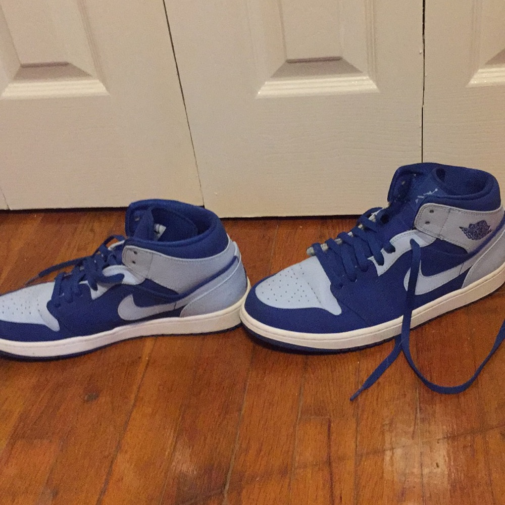 Jordan 1’s - Picture 2 of 4